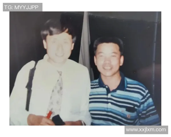 足球解说员张路的精彩瞬间与背后故事揭秘